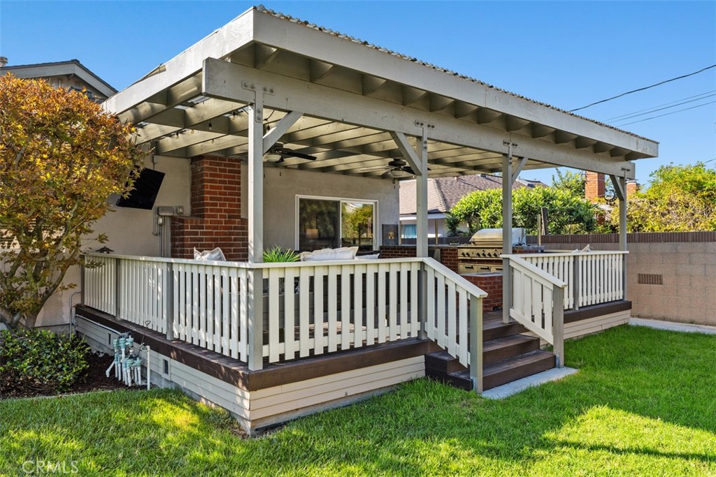 Gorgeous custom built deck/patio, great for gatherings of all kinds! - 11772 Paseo Bonita, Los Alamitos CA 90720 - photo 31