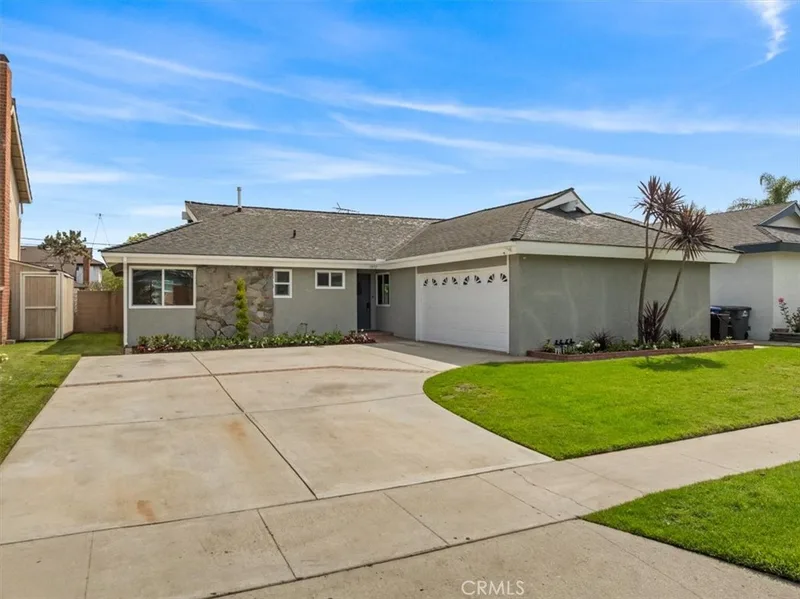 11852 Reagan Street, Los Alamitos, CA 90720