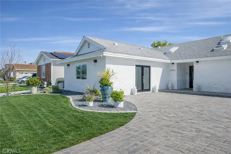 11922 Reagan St., Los Alamitos, CA 90720