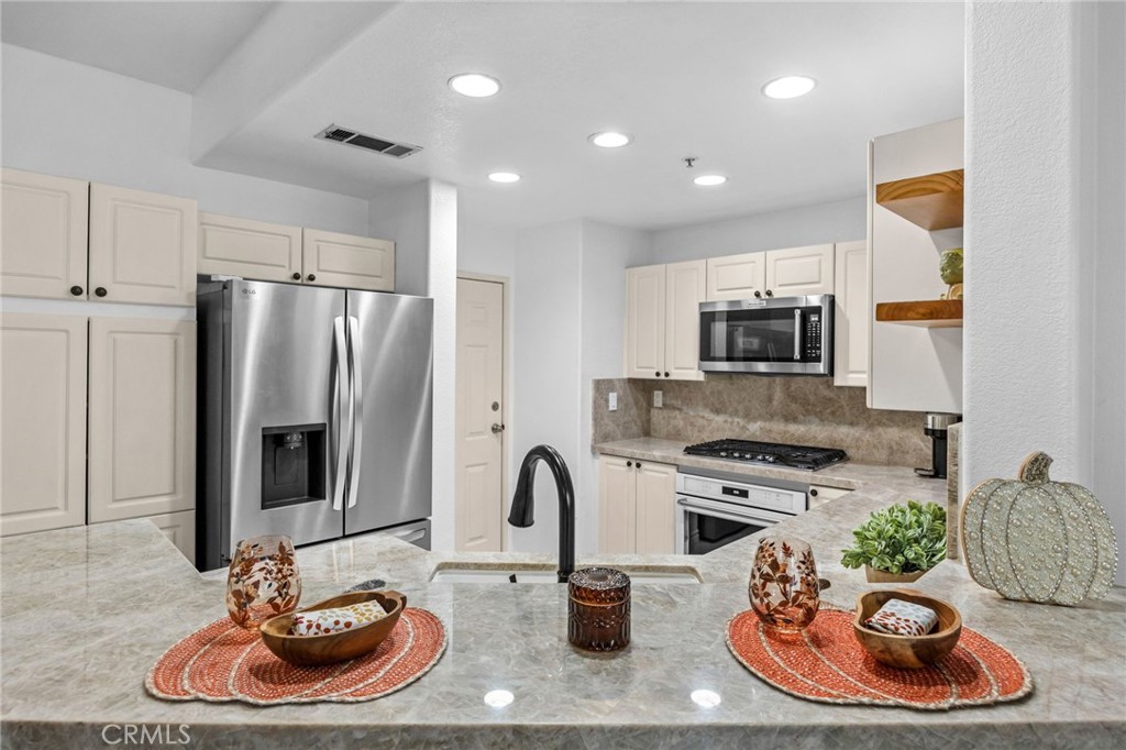 2938 Claremore Lane, Los Alamitos CA 90720 - photo 14
