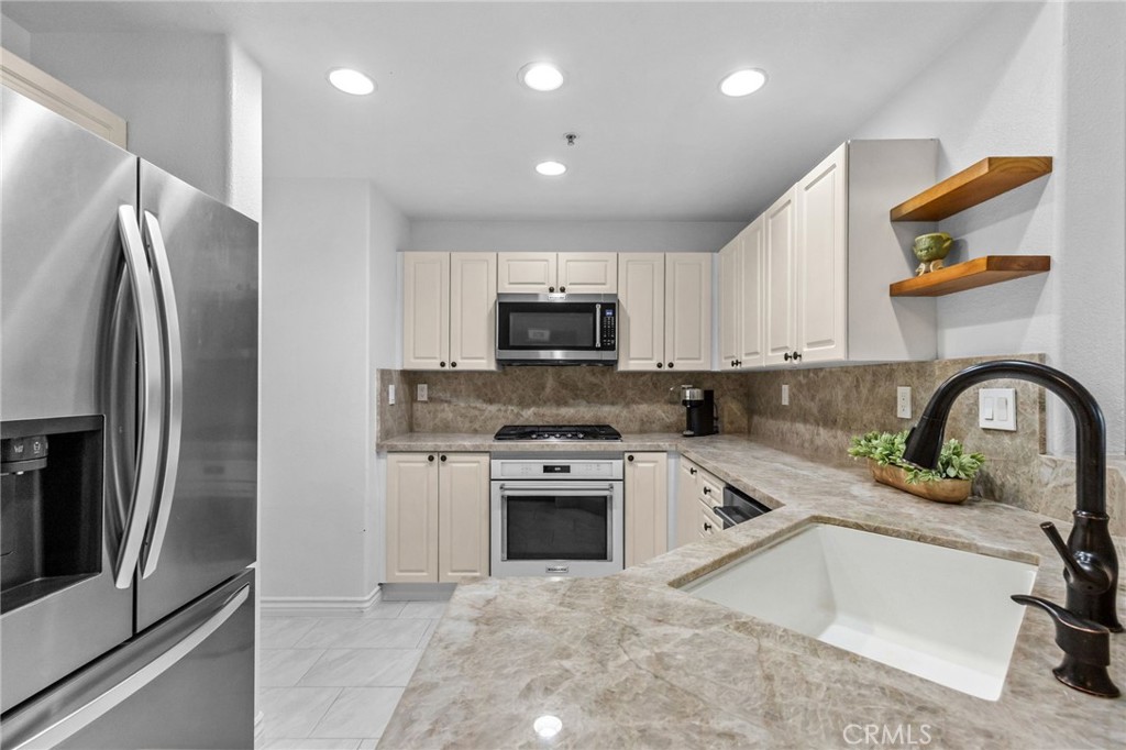 2938 Claremore Lane, Los Alamitos CA 90720 - photo 15