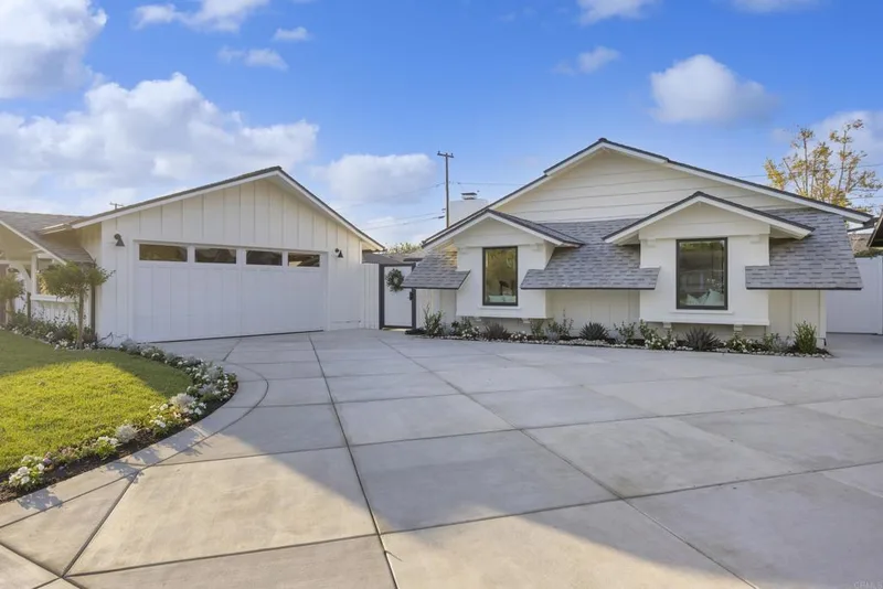 3221 Kempton Drive, Los Alamitos, CA 90720
