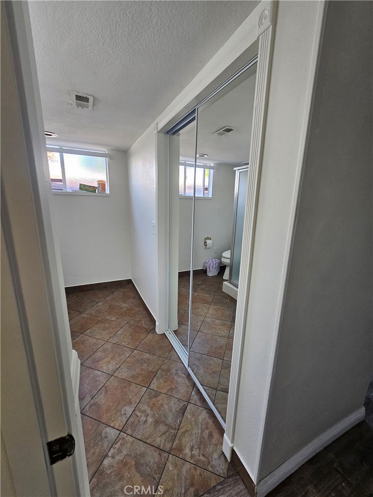 2nd Hallway bath off 1st primary bedroom - 3252 Orangewood, Rossmoor CA 90720 - photo 25