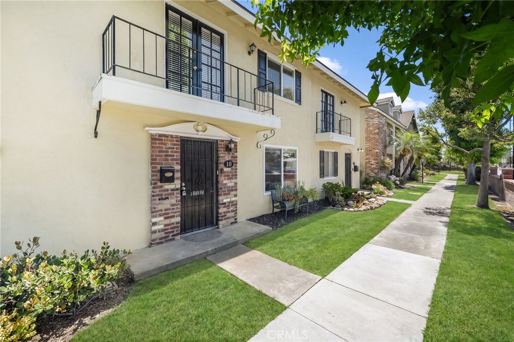 3342 Bradbury 10, Los Alamitos CA 90720 - photo 1
