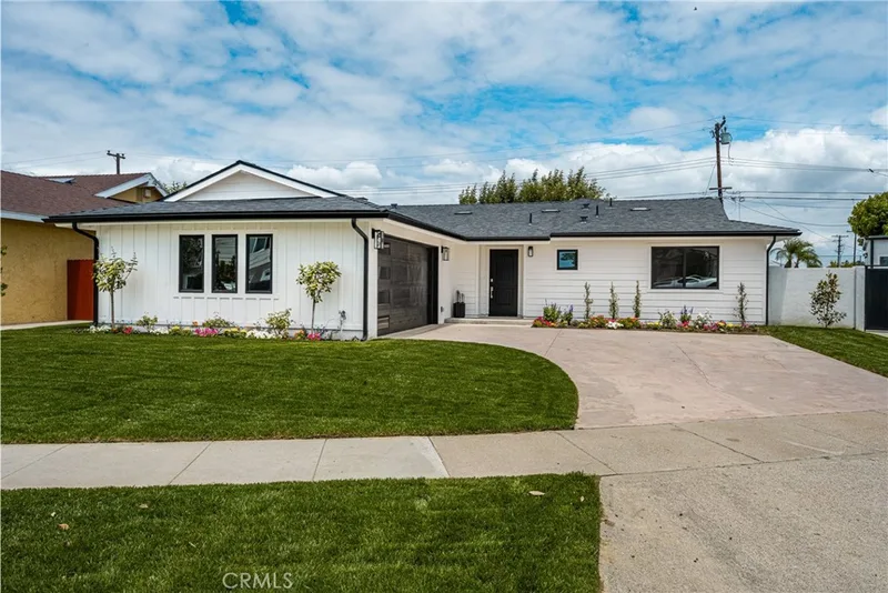 3721 La Colmena Way, Los Alamitos, CA 90720