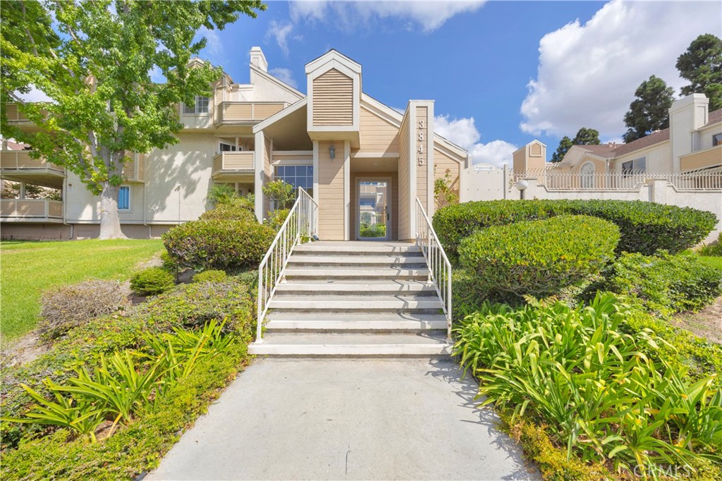 3845 Farquhar Ave 110, Los Alamitos CA 90720 - photo 2