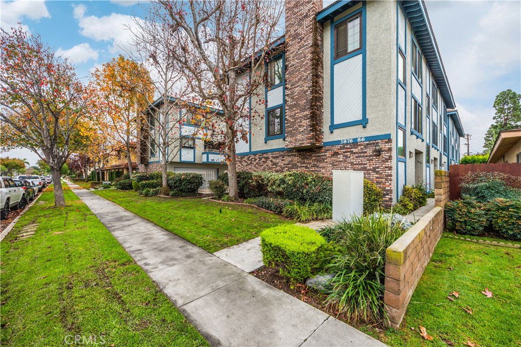 Front exterior of building - 3878 Howard Avenue 8, Los Alamitos CA 90720 - photo 1
