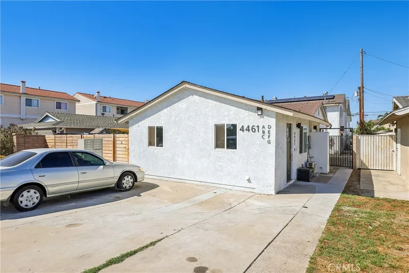 4461 Farquhar Avenue A, Los Alamitos, CA 90720