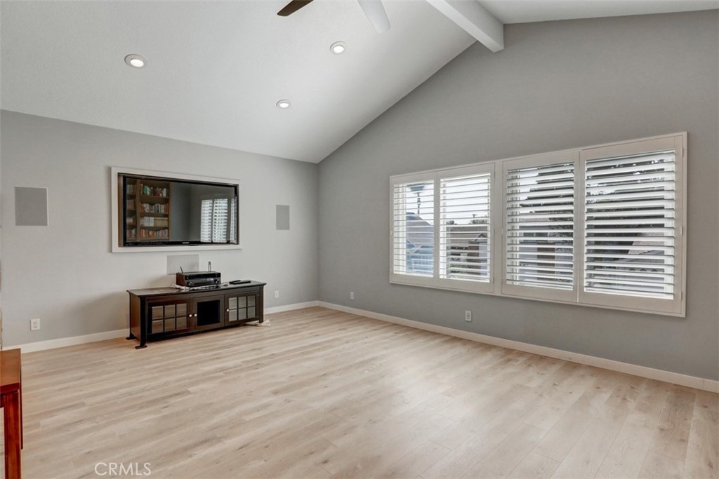 Huge Family Room that could be used as a 4th bdrm or this floorplan has had others divide it to make 2 more bedrooms - 5021 Apollo Circle, Los Alamitos CA 90720 - photo 20