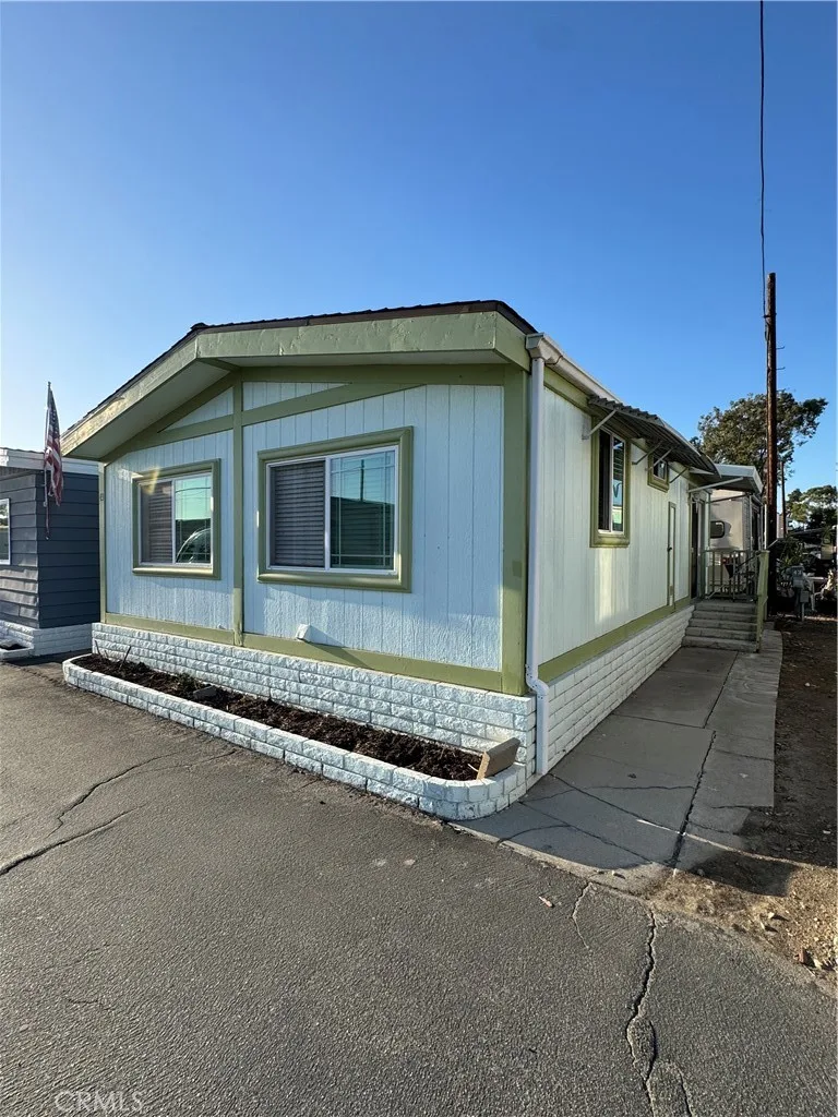 15141 Beach 43, Midway City