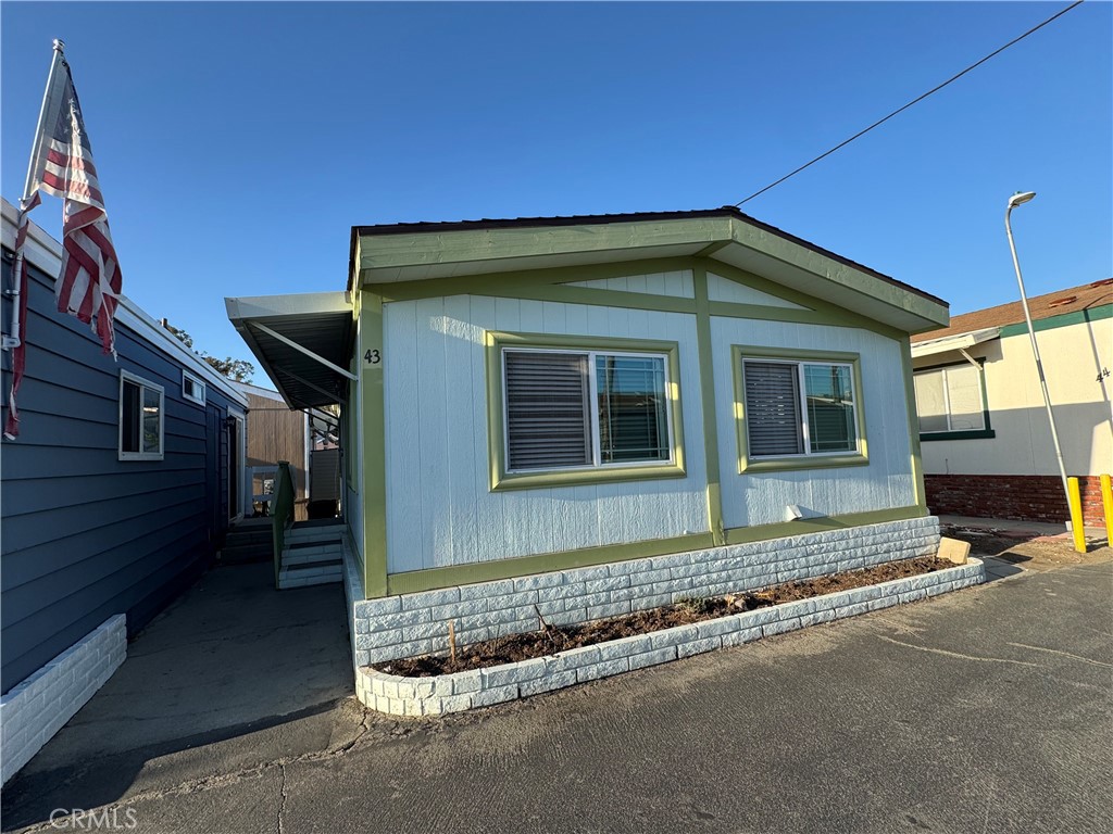 15141 Beach 43, Midway City CA 92655 - photo 2