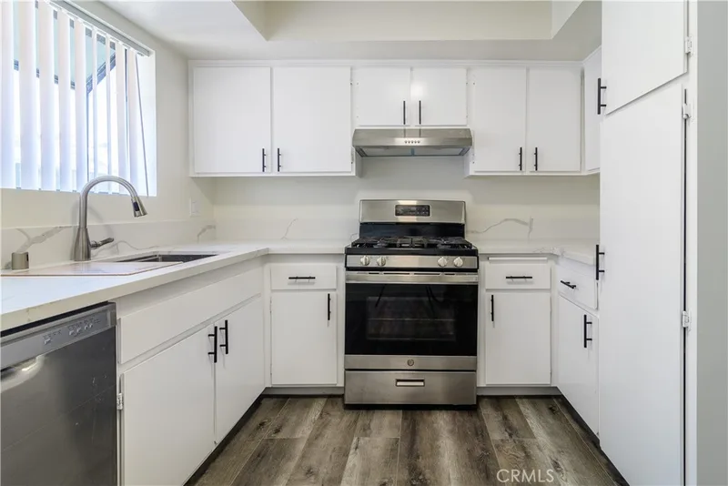 15406 Jackson 10, Midway City, CA 92655