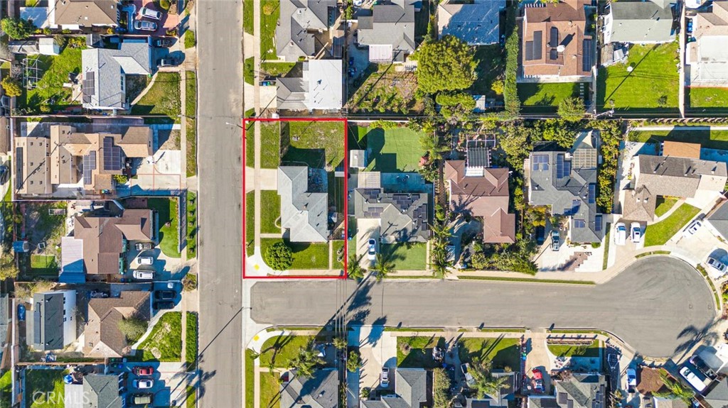 Welcome to your new home.... located on the corner of a cul-de-sac with so much space surrounding it! Imagine what you c - 7781 Ledon Way, Midway City CA 92655 - photo 1