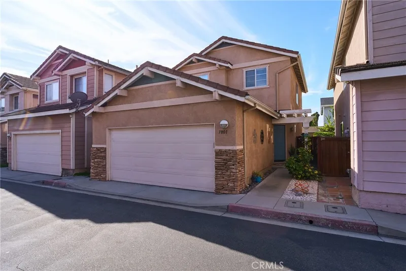 7801 Pacific Circle, Midway City, CA 92655