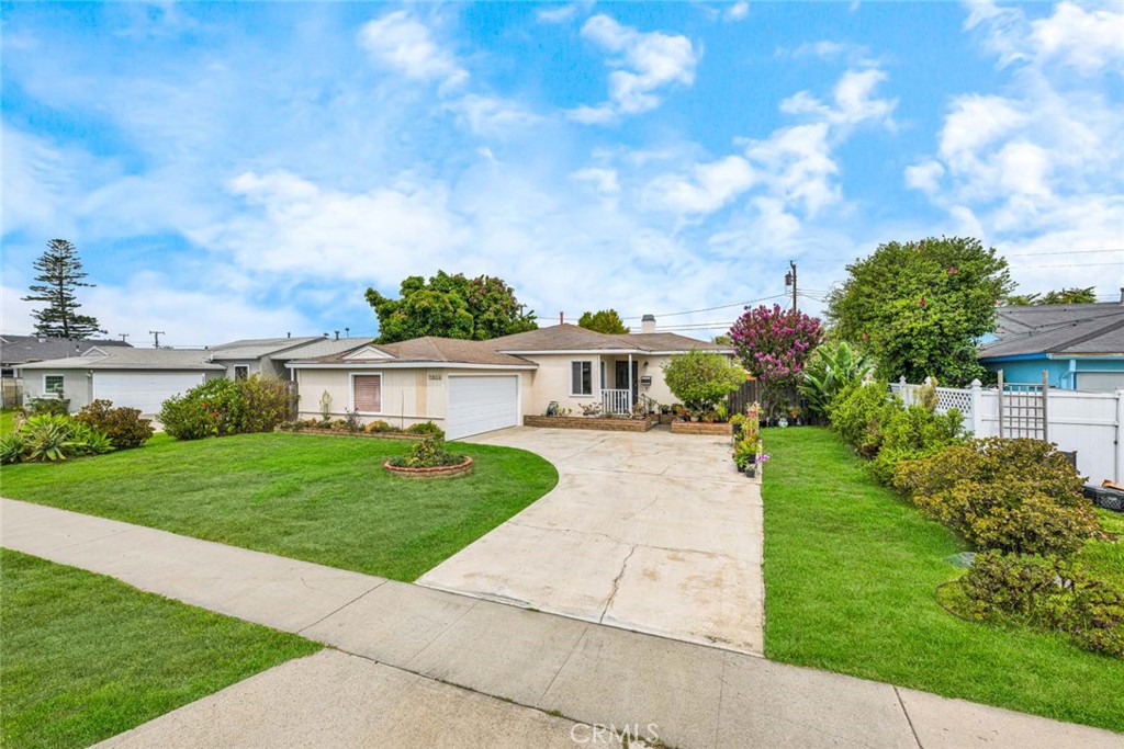 Welcome to 7911 Rockwell Ave in the charming town of Midway City! - 7911 Rockwell Avenue, Midway City CA 92655 - photo 1