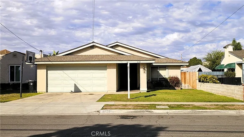 8125 Roosevelt, Midway City, CA 92655