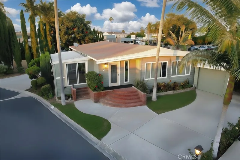 8200 Bolsa 2, Midway City, CA 92655