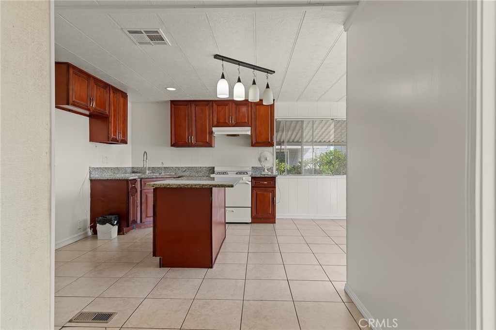 8200 Bolsa 32, Midway City CA 92655 - photo 9