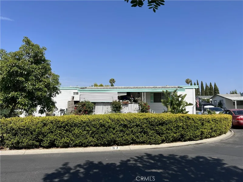 8200 Bolsa 37, Midway City