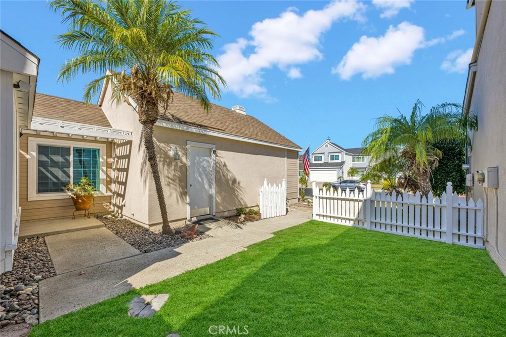 21131 Peppertree, Mission Viejo CA 92691 - photo 3