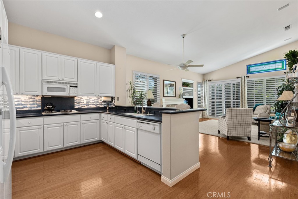 21411 Tarraco, Mission Viejo CA 92692 - photo 11