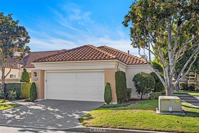21527 Paseo Palmetto, Mission Viejo, CA 92692