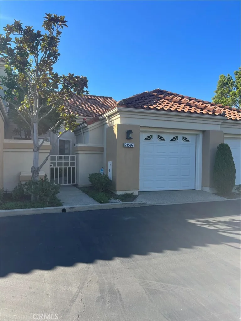 21597 San Lorenzo, Mission Viejo, CA 92692