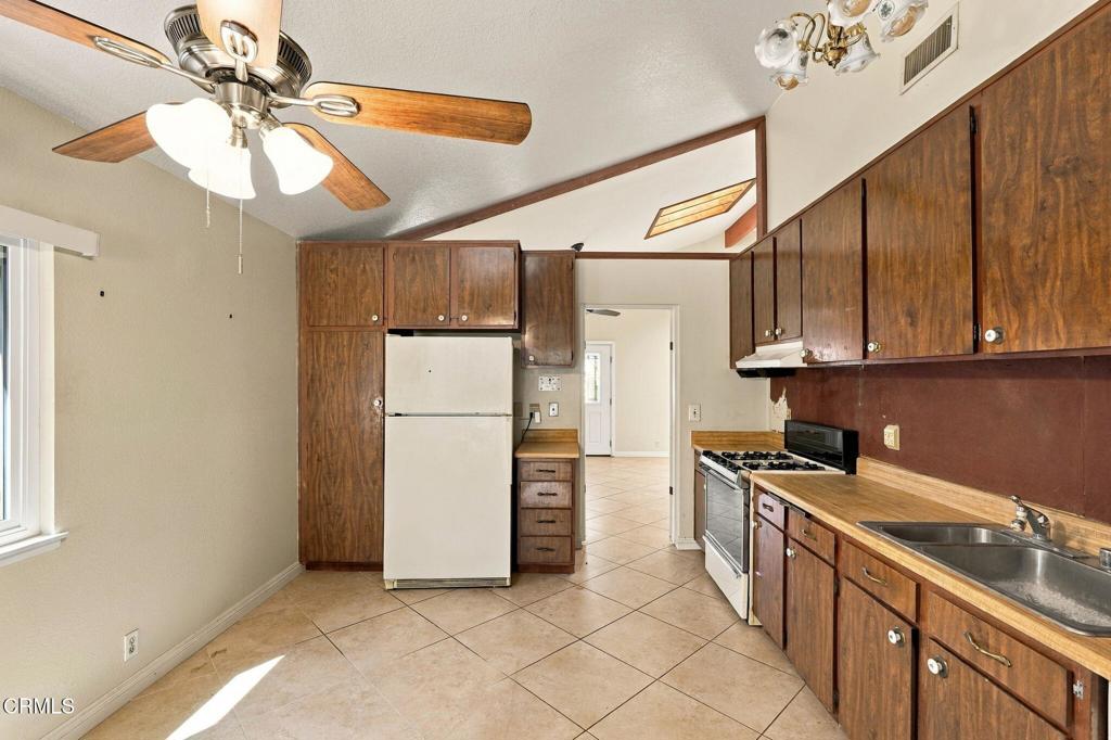 16-web-or-mls-DSC09100​​‌​​​​‌​​‌‌​​‌‌​​‌‌​​‌​​​‌‌​‌​​​​‌‌​‌​​ - 21802 Jinetes, Mission Viejo CA 92691 - photo 14