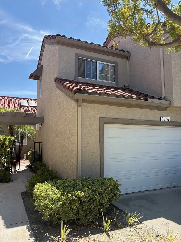 21952 Barbados, Mission Viejo