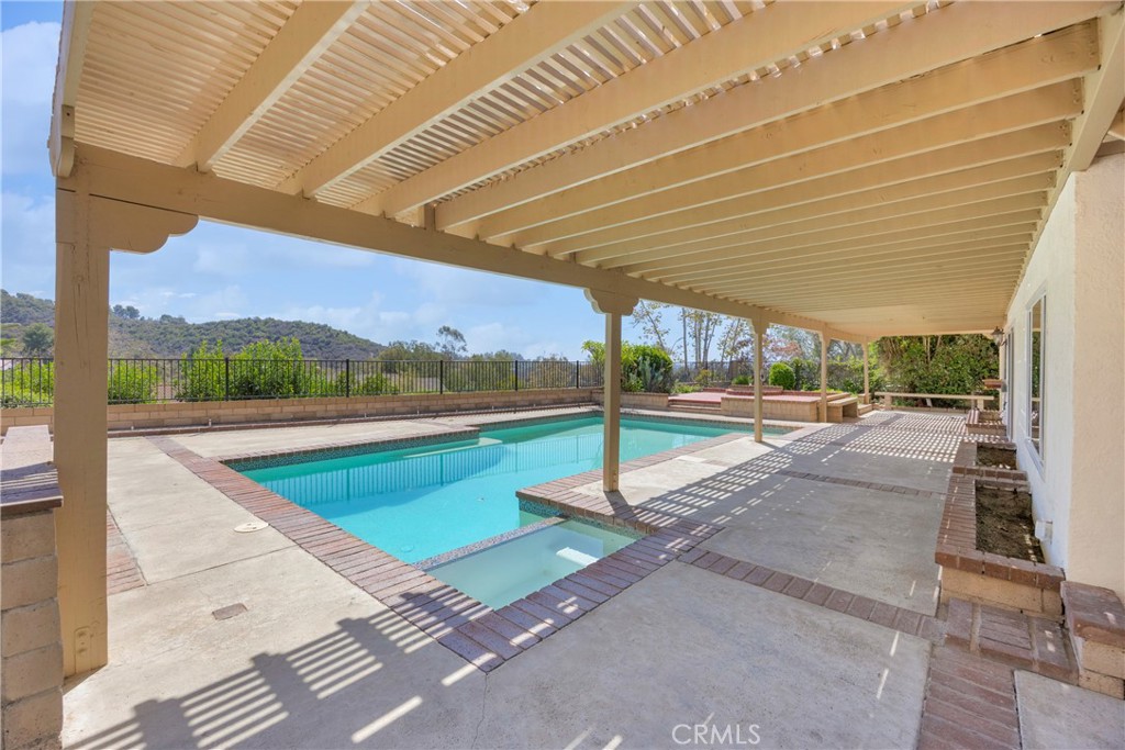 22086 Esplendor, Mission Viejo CA 92691 - photo 12
