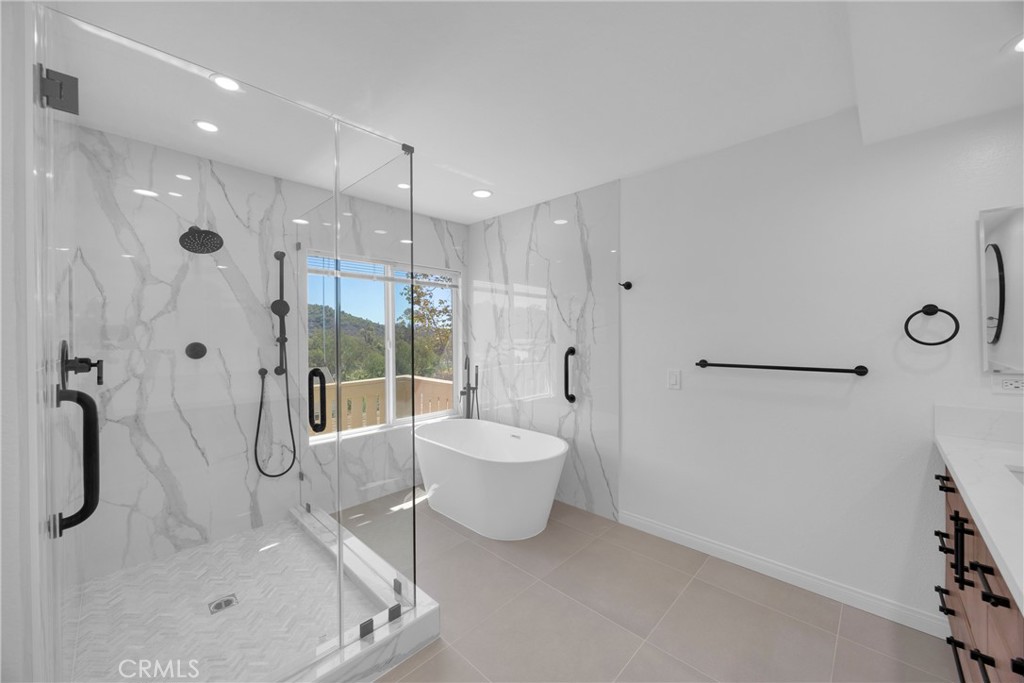 22086 Esplendor, Mission Viejo CA 92691 - photo 18