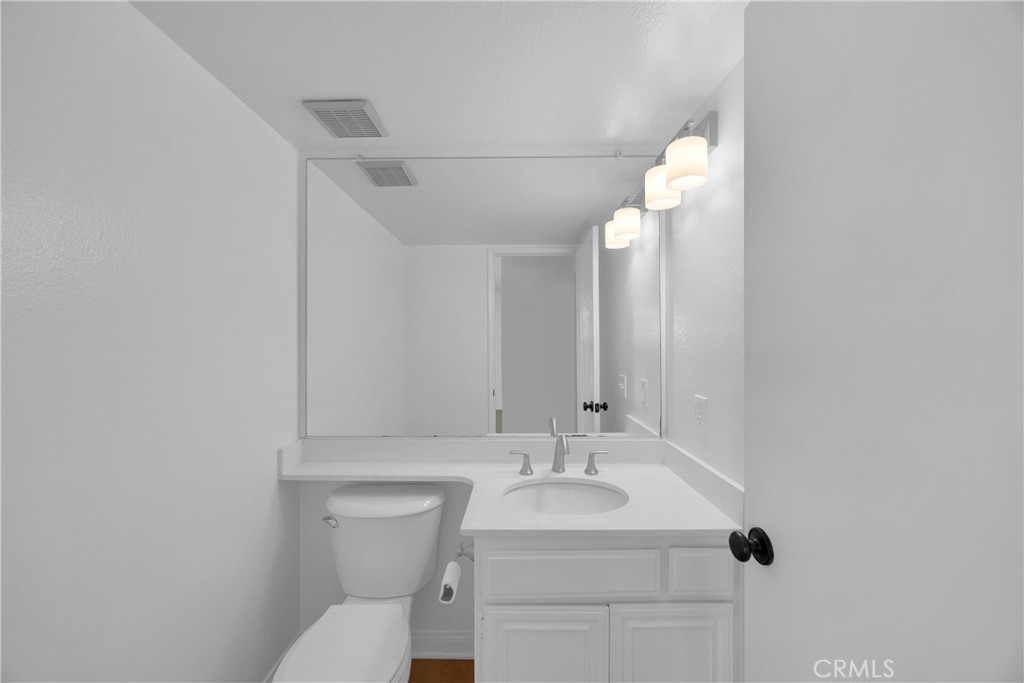 22086 Esplendor, Mission Viejo CA 92691 - photo 20
