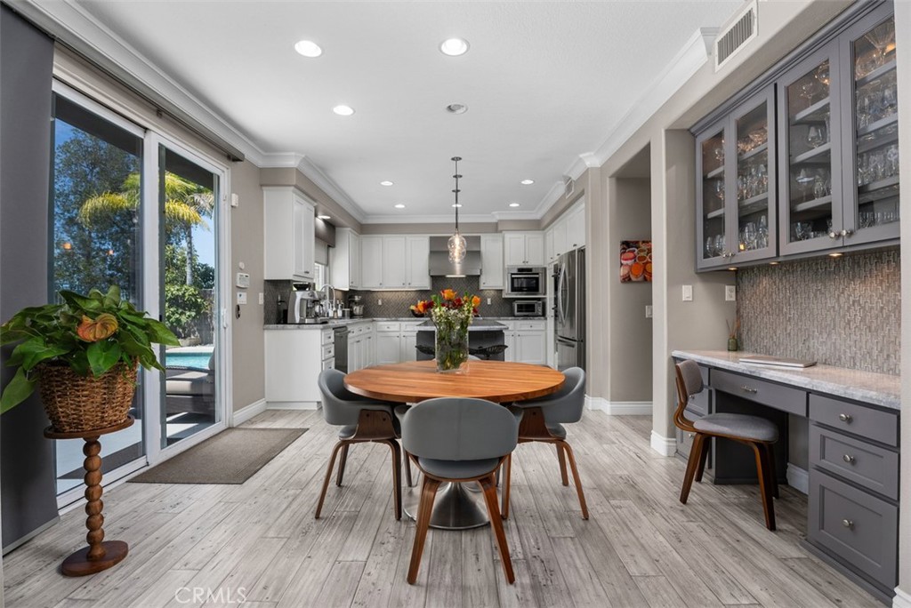 Breakfast area with built-in desk - 22801 Maiden Lane, Mission Viejo CA 92692 - photo 22
