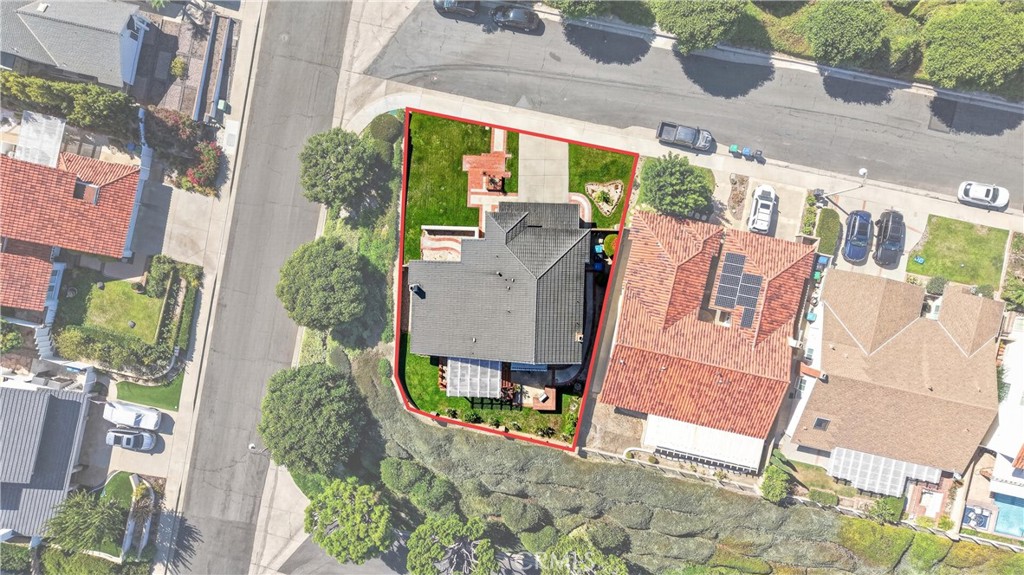 Located on a single loaded street with just one neighbor. - 22852 Buendia, Mission Viejo CA 92691 - photo 3