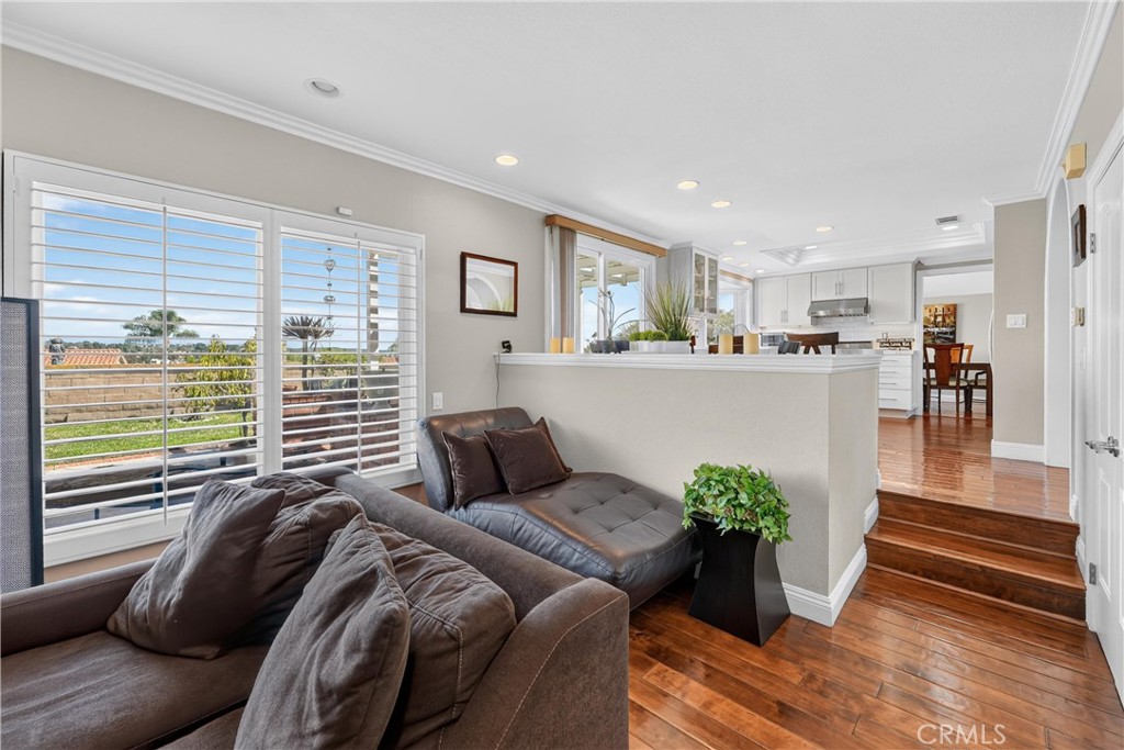 View from the Family room looking on to the kitchen. - 22852 Buendia, Mission Viejo CA 92691 - photo 24
