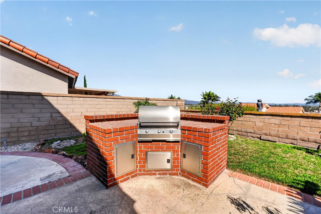 Built-in BBQ. - 22852 Buendia, Mission Viejo CA 92691 - photo 28