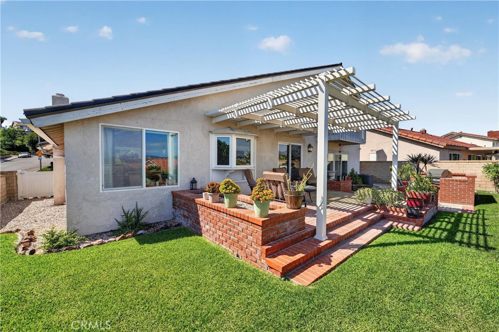 Backyard is a great place to entertain guests. - 22852 Buendia, Mission Viejo CA 92691 - photo 32