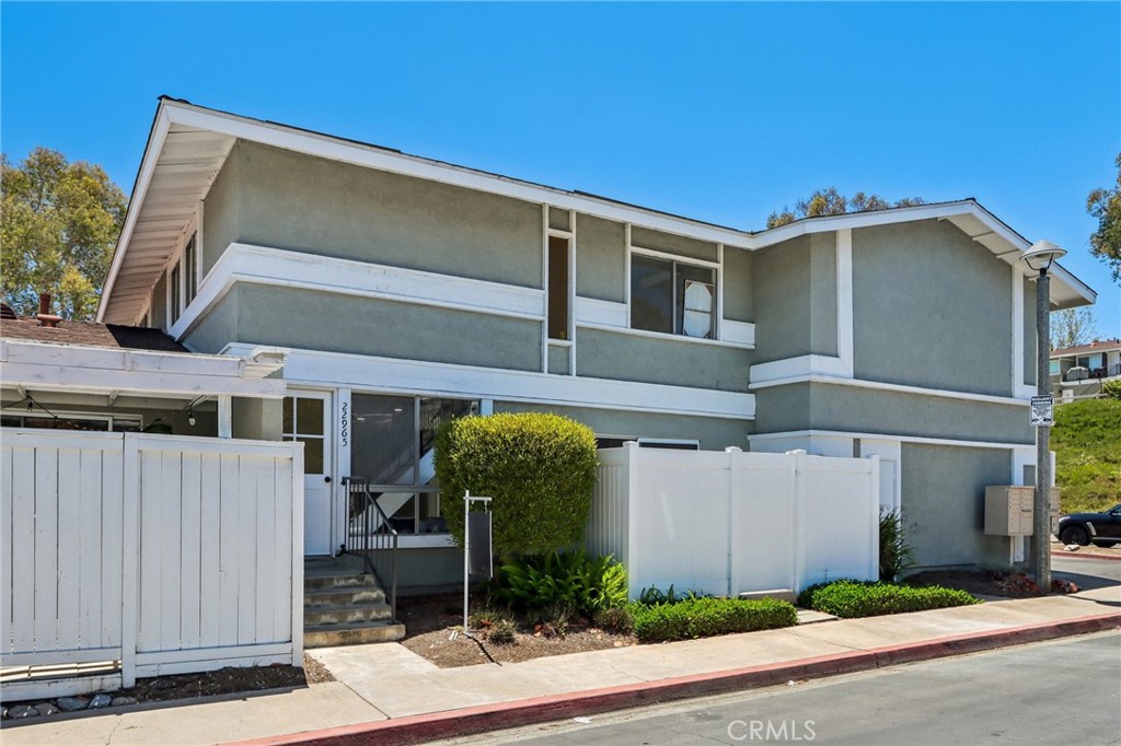 22965 Via Cereza, Mission Viejo CA 92691 - photo 2