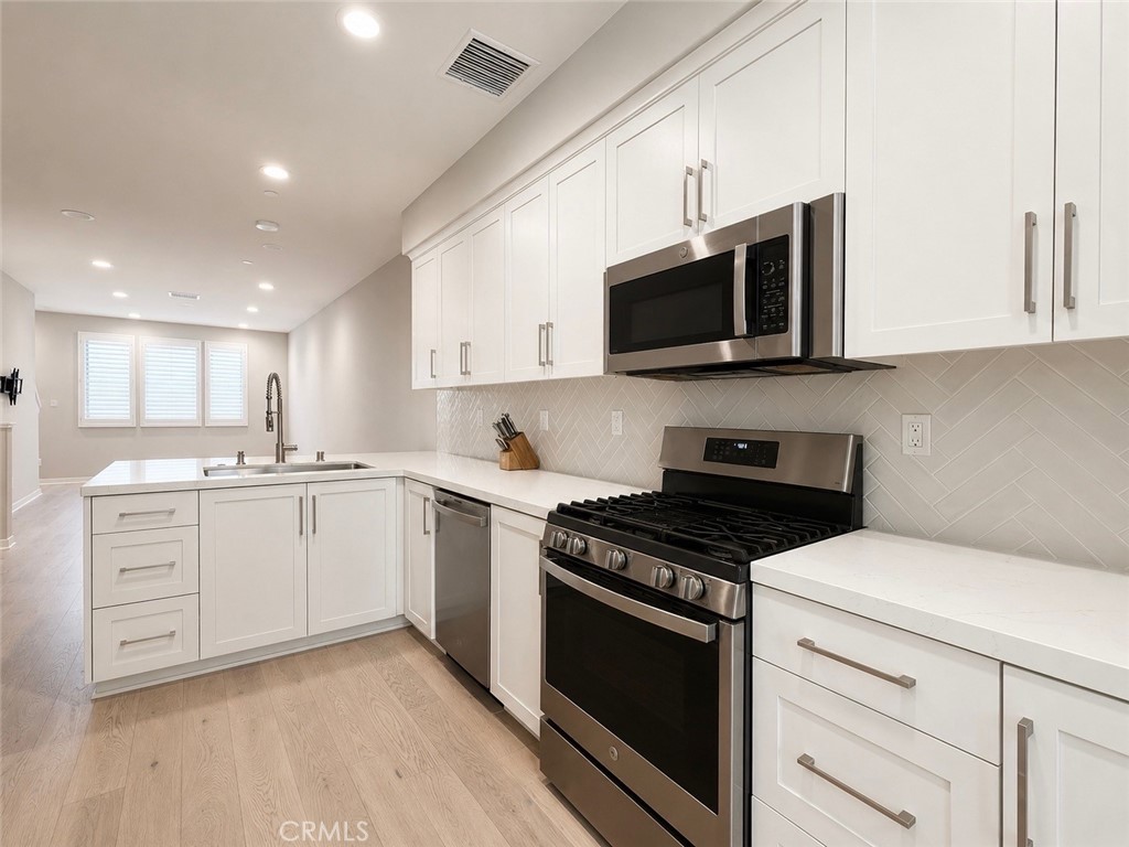 Kitchen - 23 Sanctuary, Mission Viejo CA 92692 - photo 1