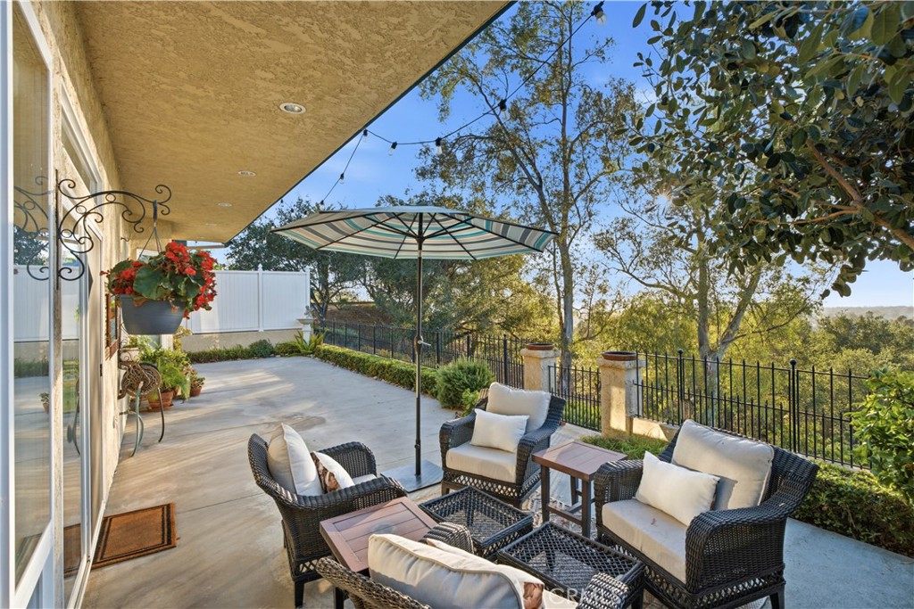Gorgeous, private yard with canyon views - 23001 Via Santa Maria, Mission Viejo CA 92691 - photo 22