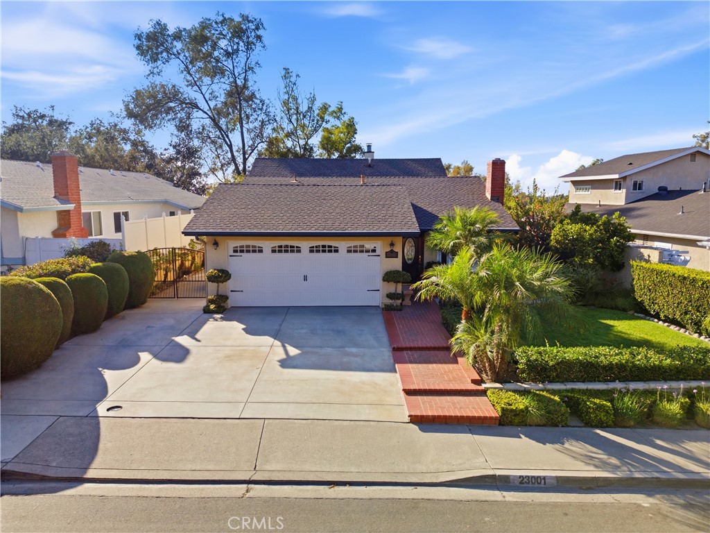 Beautiful curb appeal - 23001 Via Santa Maria, Mission Viejo CA 92691 - photo 29
