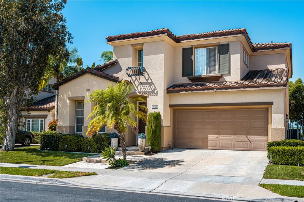 Gorgeous front exterior! - 23041 Poplar, Mission Viejo CA 92692 - photo 2