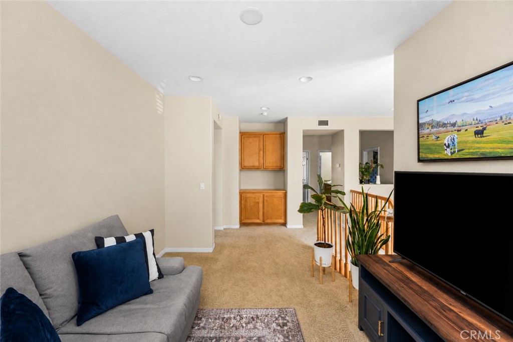 Perfect an office or a kids TV room. - 23041 Poplar, Mission Viejo CA 92692 - photo 19