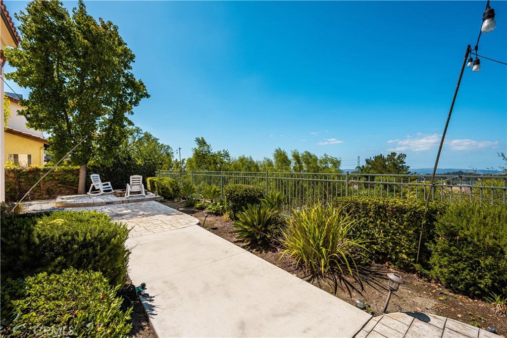 Private backyard. - 23041 Poplar, Mission Viejo CA 92692 - photo 36