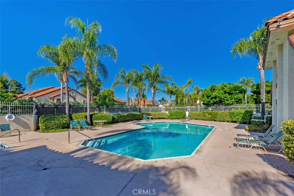 Community Pool - 23335 La Crescenta, Mission Viejo CA 92691 - photo 12