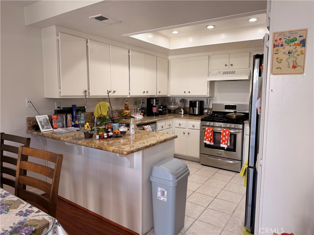 Spacious kitchen. - 23431 Via Linda D-or-#65, Mission Viejo CA 92691 - photo 6