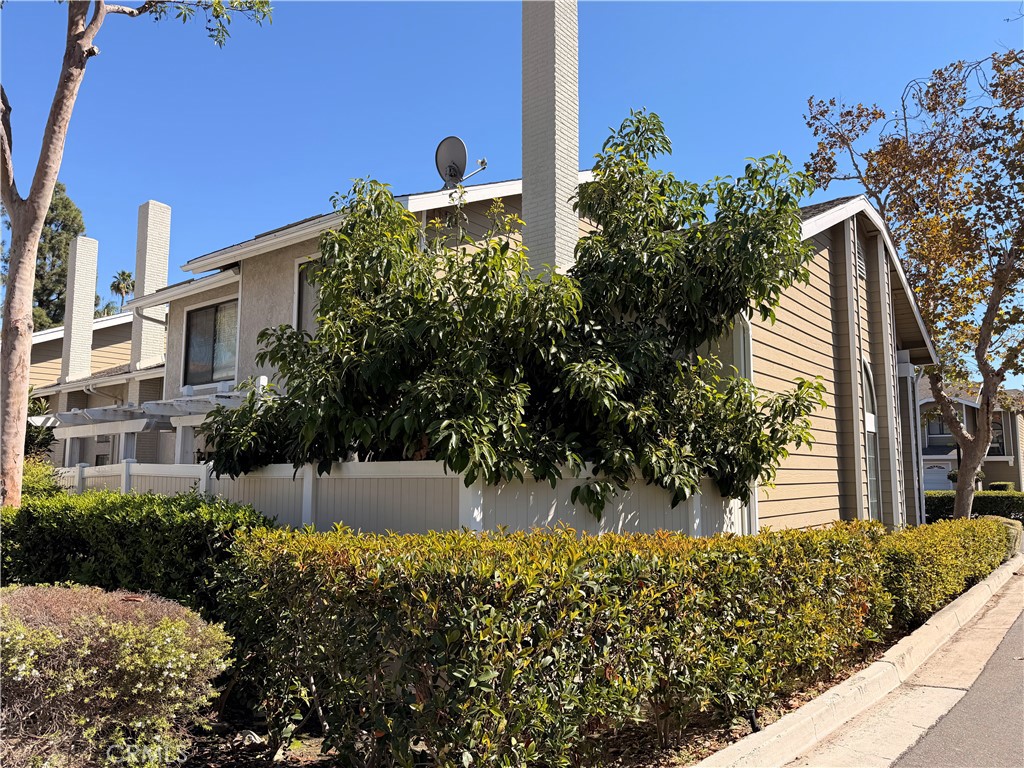 Private backyard - end-unit, corner location! - 23431 Via Linda D-or-#65, Mission Viejo CA 92691 - photo 12