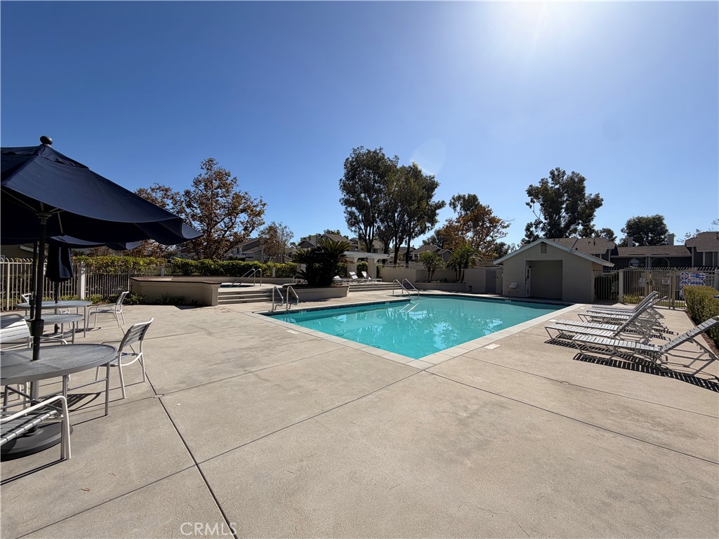 Community pool and spa. - 23431 Via Linda D-or-#65, Mission Viejo CA 92691 - photo 3