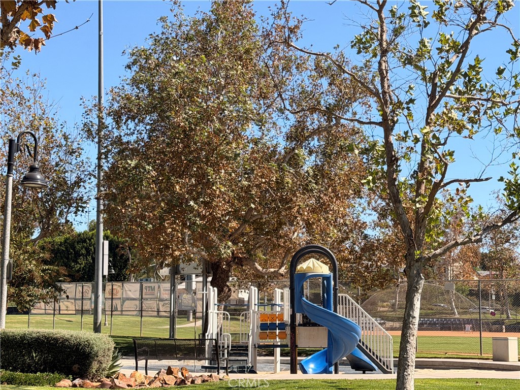 Very close to nice park. - 23431 Via Linda D-or-#65, Mission Viejo CA 92691 - photo 21