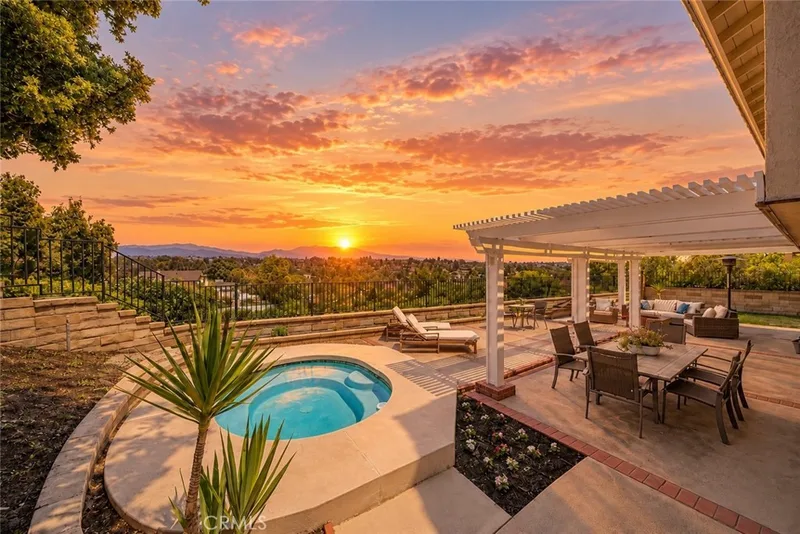 23472 Via Chiripa, Mission Viejo